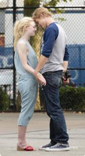 Dakota Fanning feet photo thumbnail