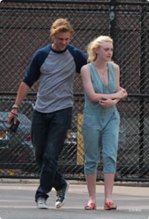 Dakota Fanning feet photo thumbnail