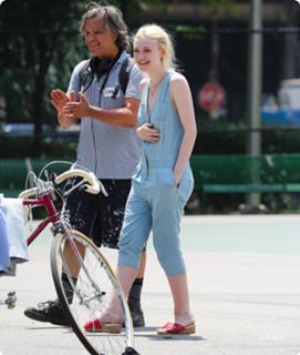 Dakota Fanning feet photo thumbnail
