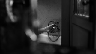 Dakota Fanning feet photo thumbnail