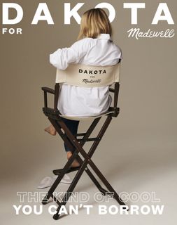 Dakota Fanning feet photo thumbnail