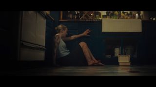 Dakota Fanning feet photo thumbnail