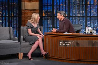 Dakota Fanning feet photo thumbnail