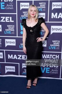 Dakota Fanning feet photo thumbnail