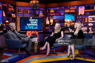 Dakota Fanning feet photo thumbnail