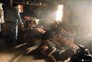 Dakota Fanning feet photo thumbnail