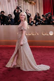 Dakota Fanning feet photo 11