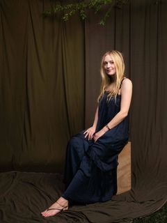 Dakota Fanning feet photo 1