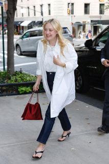 Dakota Fanning feet photo 15