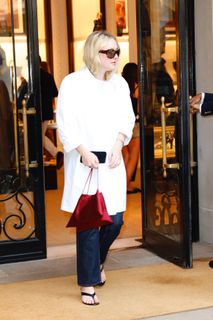Dakota Fanning feet photo 13