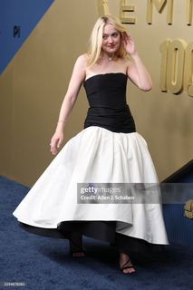 Dakota Fanning feet photo 11