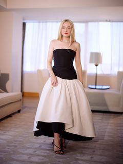 Dakota Fanning feet photo 3