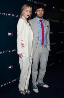 Dakota Johnson feet photo thumbnail