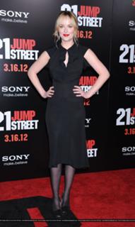 Dakota Johnson feet photo thumbnail
