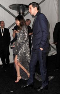 Dakota Johnson feet photo thumbnail