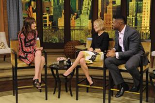 Dakota Johnson feet photo thumbnail