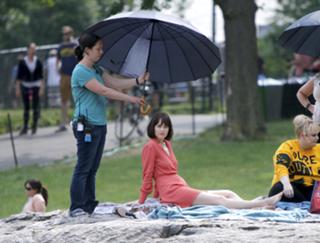 Dakota Johnson feet photo thumbnail