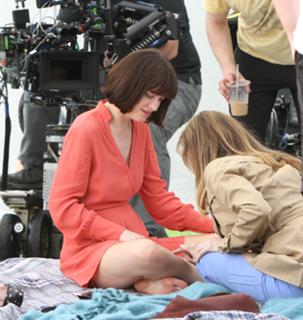 Dakota Johnson feet photo thumbnail