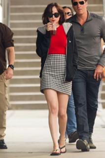 Dakota Johnson feet photo thumbnail
