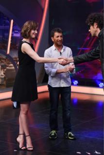 Dakota Johnson feet photo thumbnail