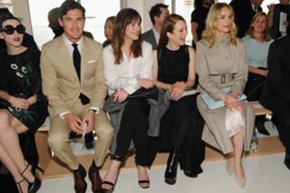 Dakota Johnson feet photo thumbnail