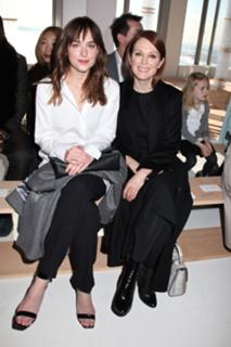 Dakota Johnson feet photo thumbnail