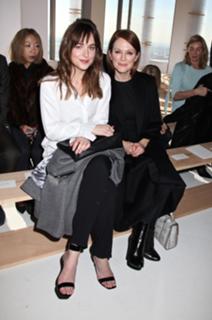 Dakota Johnson feet photo thumbnail