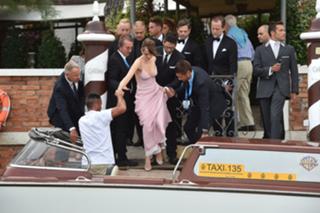 Dakota Johnson feet photo thumbnail