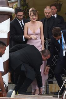 Dakota Johnson feet photo thumbnail
