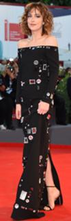 Dakota Johnson feet photo thumbnail