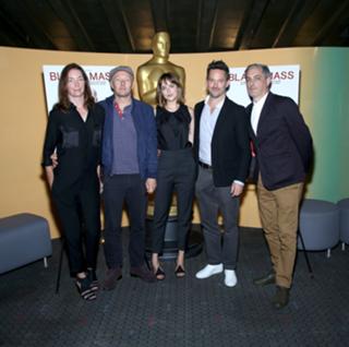 Dakota Johnson feet photo thumbnail