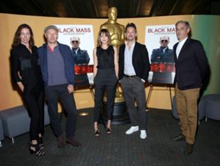 Dakota Johnson feet photo thumbnail