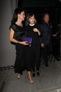 Dakota Johnson feet photo thumbnail