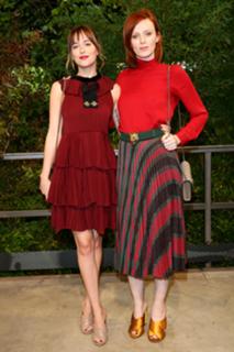 Dakota Johnson feet photo thumbnail