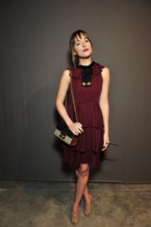 Dakota Johnson feet photo thumbnail