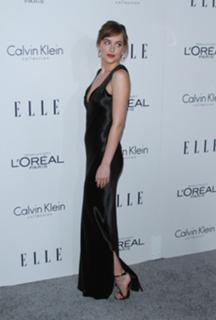 Dakota Johnson feet photo thumbnail