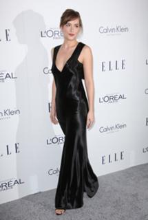Dakota Johnson feet photo thumbnail