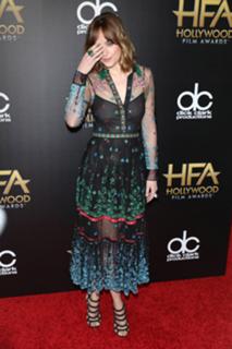 Dakota Johnson feet photo thumbnail