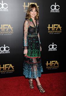 Dakota Johnson feet photo thumbnail