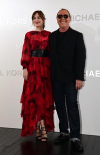 Dakota Johnson feet photo thumbnail