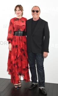 Dakota Johnson feet photo thumbnail