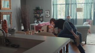 Dakota Johnson feet photo thumbnail