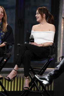 Dakota Johnson feet photo thumbnail