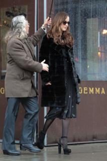 Dakota Johnson feet photo thumbnail