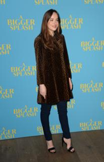 Dakota Johnson feet photo thumbnail