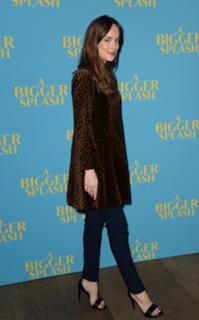 Dakota Johnson feet photo thumbnail