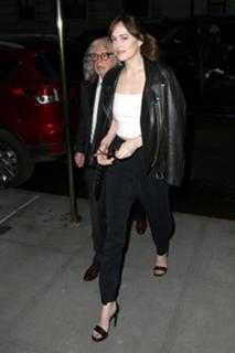 Dakota Johnson feet photo thumbnail
