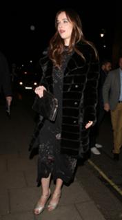 Dakota Johnson feet photo thumbnail