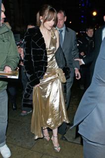 Dakota Johnson feet photo thumbnail