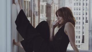 Dakota Johnson feet photo thumbnail
